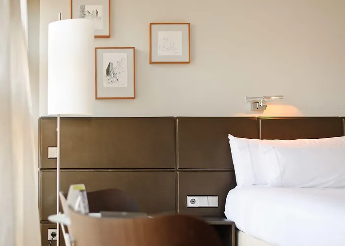 Hotel Reina Petronila